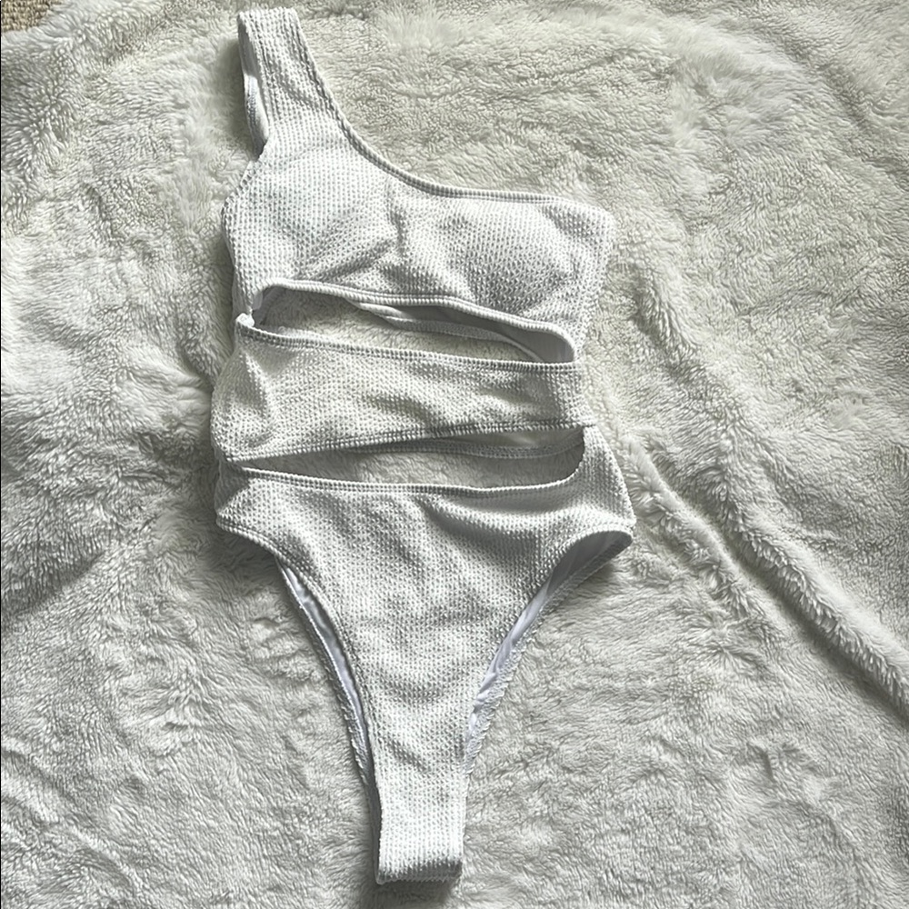 New White One-Shoulder Cutout Swimsuit
